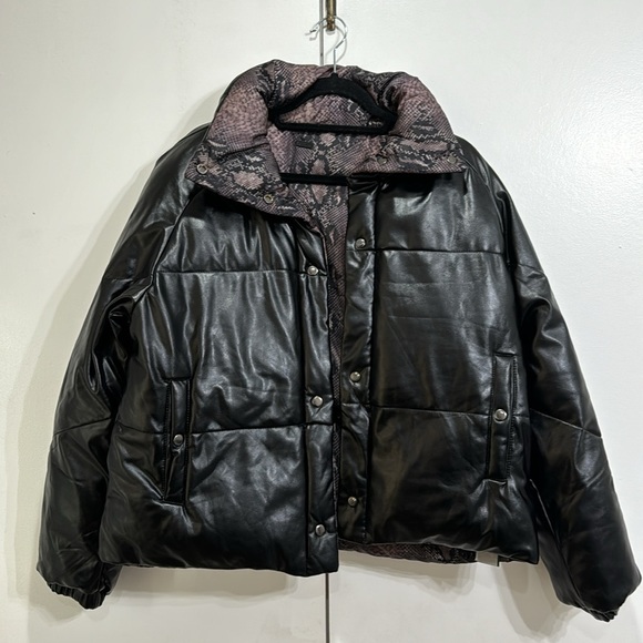 NWT Blank NYC Two in One Reversible Puffer Jacket Size Medium - Picture 3 of 6